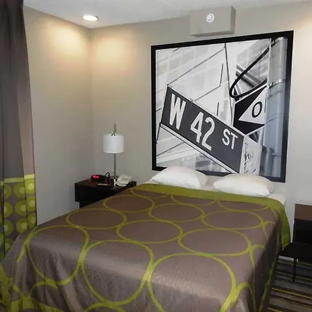 Super 8 By Wyndham Jamaica North Conduit New York