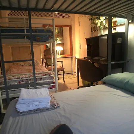 Guest house Private In Manhattan New York