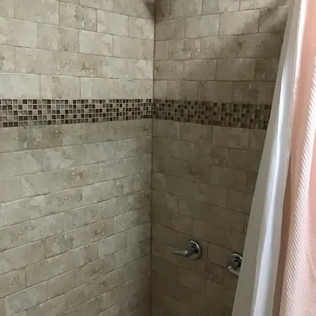 Beautiful Near Jfk And Close To Laguardia Airports Homestay New York