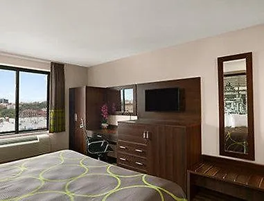 Super 8 Bronx Hotel