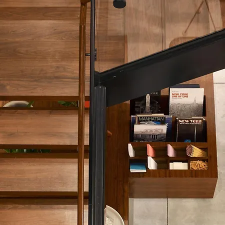Arlo Nomad 4* New York