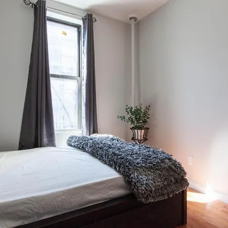Manhattan City Hostel