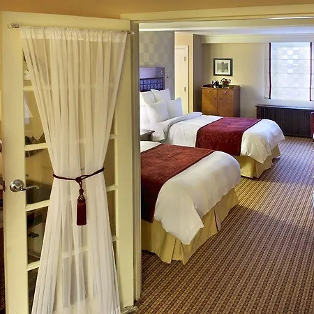 Marriott East Side 4*