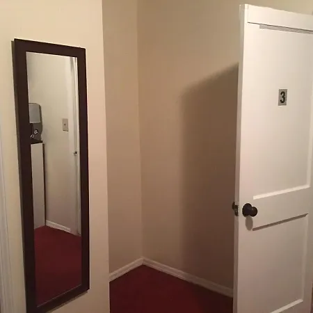 5 Min. From Jfk Guest house