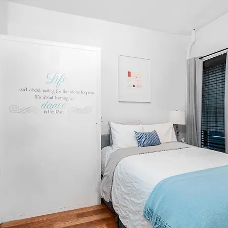 Cloverleaf - Perfectly Located Near Restaurants, Shops, & Sites * New York