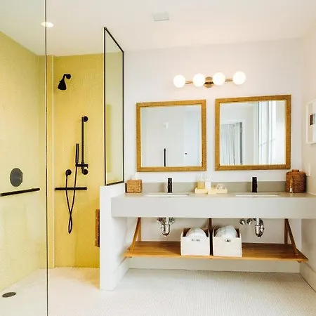 The Rockaway 4* New York