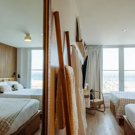The Rockaway Hotel 4*