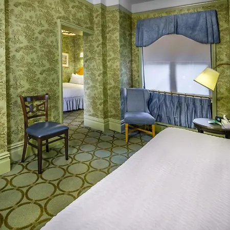 Wolcott Hotel 3*