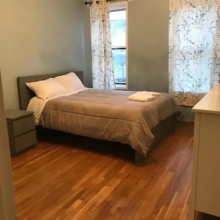 Corporate Suites On Upper East Side Apartment *