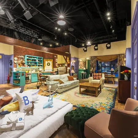 Hotel The Ultimate Sleepover At The Friends Experience New York
