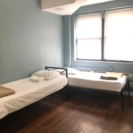 Chelsea International Hostel *