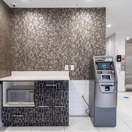 Ninety Five Fordham / St. Barnabas Hospital Hotel 4*