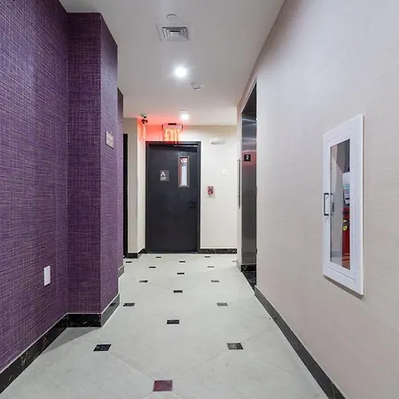 Ninety Five Fordham / St. Barnabas Hospital 4* New York