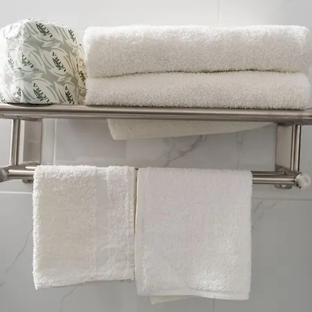 Ninety Five Fordham / St. Barnabas Hospital Hotel 4*