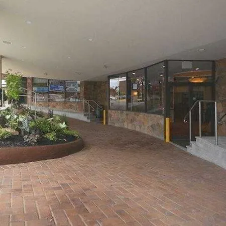 Western Queens Gold Coast 3*