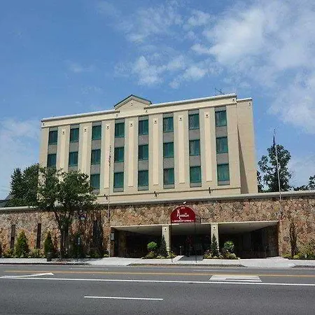 Western Queens Gold Coast Hotel 3*
