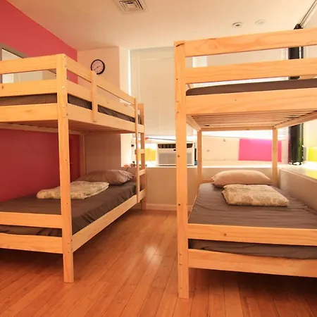 Prime Tourist Location! Midtown Hostel *