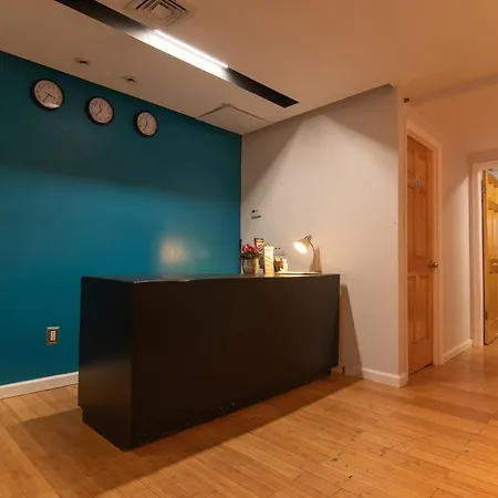 Prime Tourist Location! Midtown Hostel