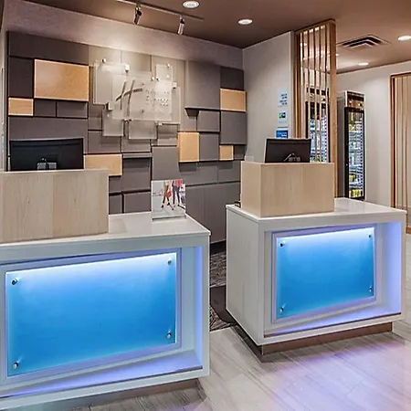 Express & Woodside Laguardia Airport Hotel New York