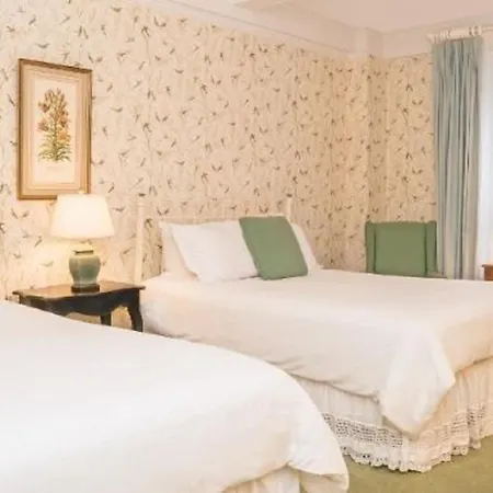 Roger Smith 3* New York