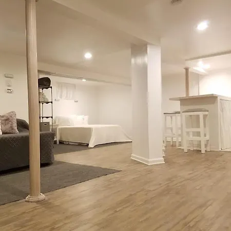 A Simple Studio - Jfk Abt 5mi