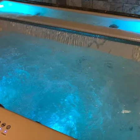 Northern Lights Mansion Bed & Breakfast 4*