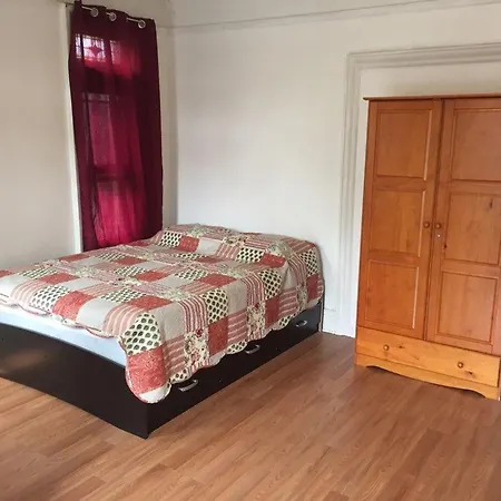 Apartment Two Bedroom In Queens New York