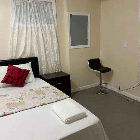 A Private In Queens Guest house New York