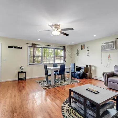 Modern Cozy 3br Just 10 Mins From Jfk!