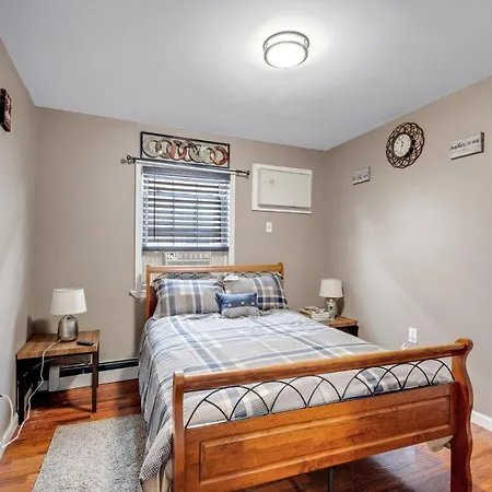 Holiday home Modern Cozy 3br Just 10 Mins From Jfk! New York