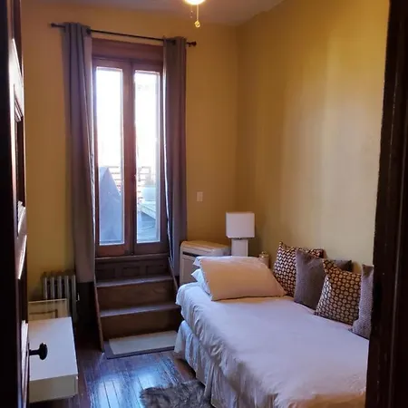 West 119th Guest Bed & Breakfast *