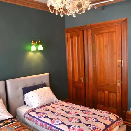 Bed & Breakfast Northern Lights Mansion 4*