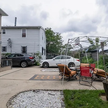 Holiday home Modern Cozy 3br Just 10 Mins From Jfk! New York