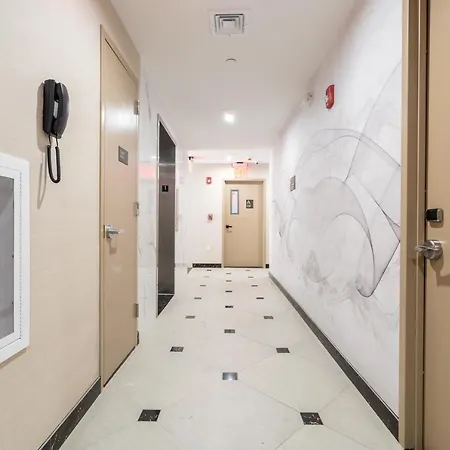Hotel Ninety Five Near Parkchester 4*