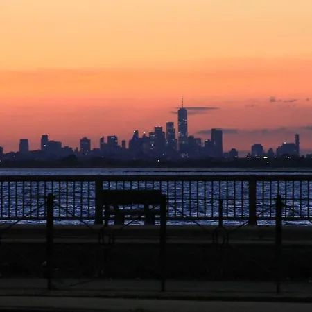60s Surf Camper With Nyc Skyline View In Rockaway *