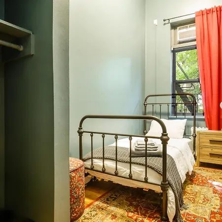 Hostel Lamartine Chelsea *
