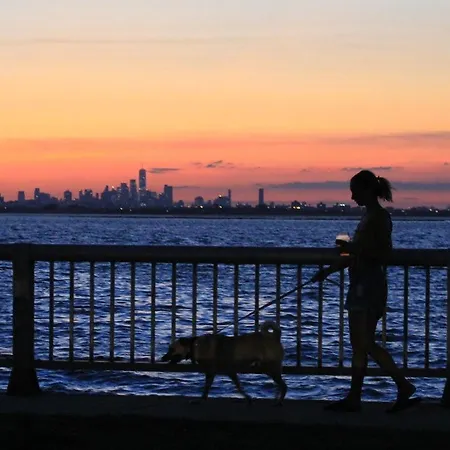 60s Surf Camper With Nyc Skyline View In Rockaway Chalet New York