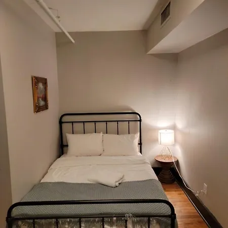 Lamartine Chelsea Hostel