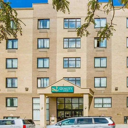 Hotel Quality Woodside Queens 3*