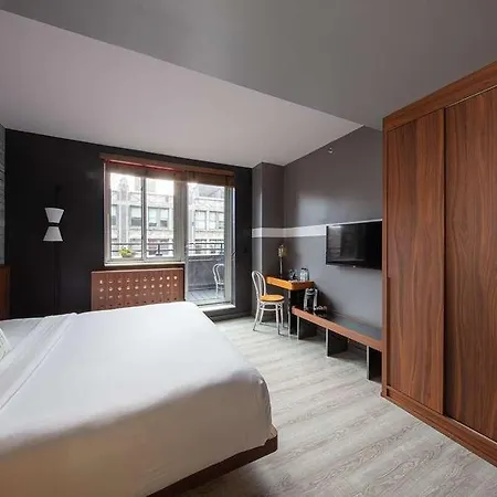 Henri 4* New York