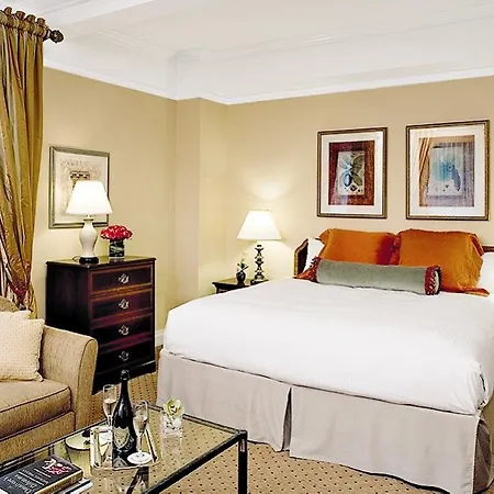 Warwick 4* New York