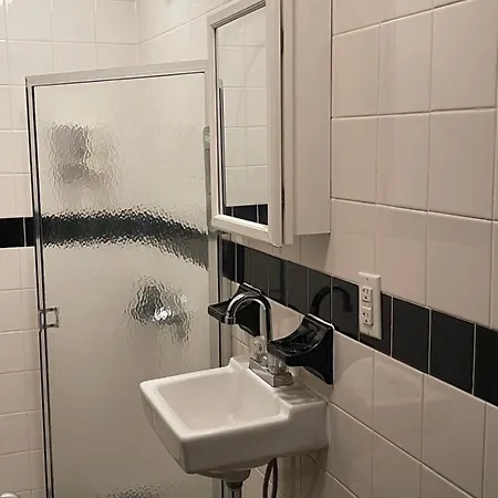 Chelsea Nyc Hotel 2*