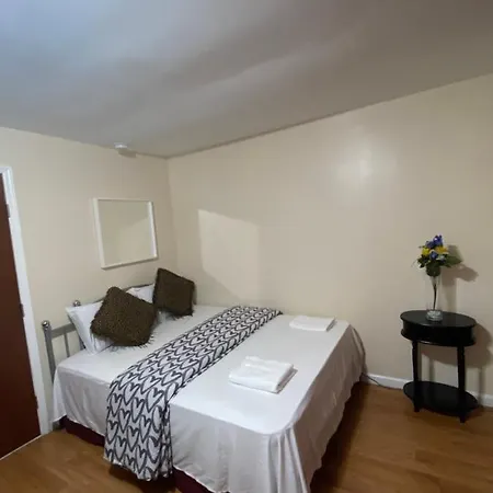 Guest house A Great In Queens *