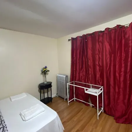 Guest house A Great In Queens New York