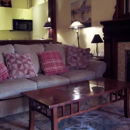 Apartment Brownstone Bed And No Breakfast *