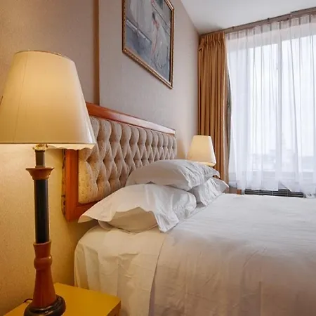 Flushing Hotel 2*