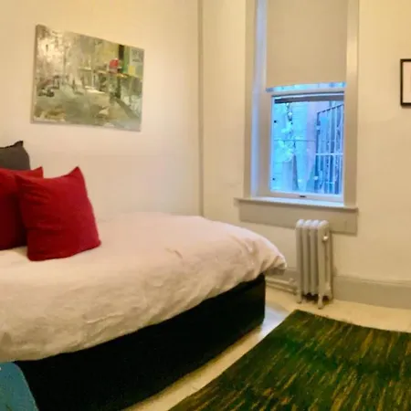 1830's Historic Merchant House On The Park Les Hotel