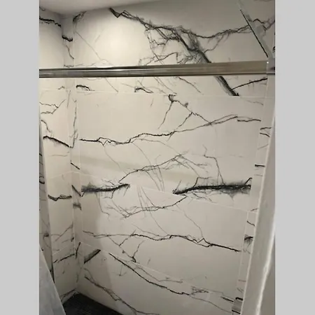 Private Gated House With Gym In Williamsburg Bk 10 Mins To Manhattan! Holiday home *