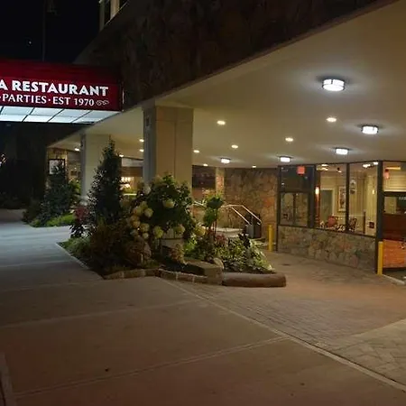 Western Queens Gold Coast 3* New York