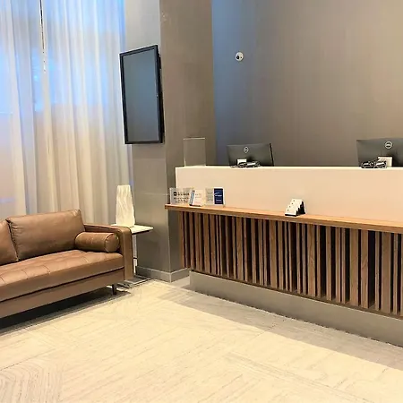 Western Premier Empire State Hotel 3*